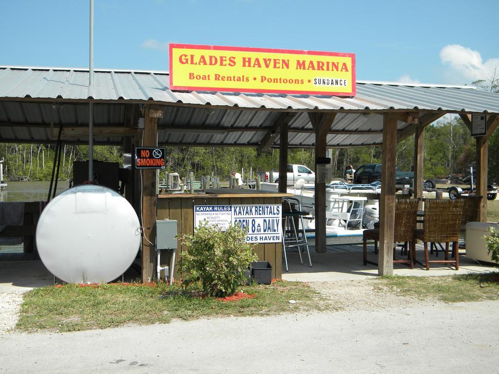 GLADES HAVEN COZY CABINS HOTEL EVERGLADES CITY FL COMPARE HOTEL RATES